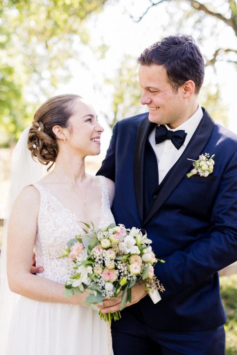 Brautpaar bei ihrer Hochzeit auf Landgut Halsberg, Region Heilbronn