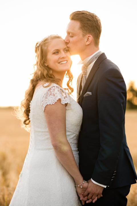 Brautpaar bei ihrer Hochzeit in der Hofschuir Bondorf