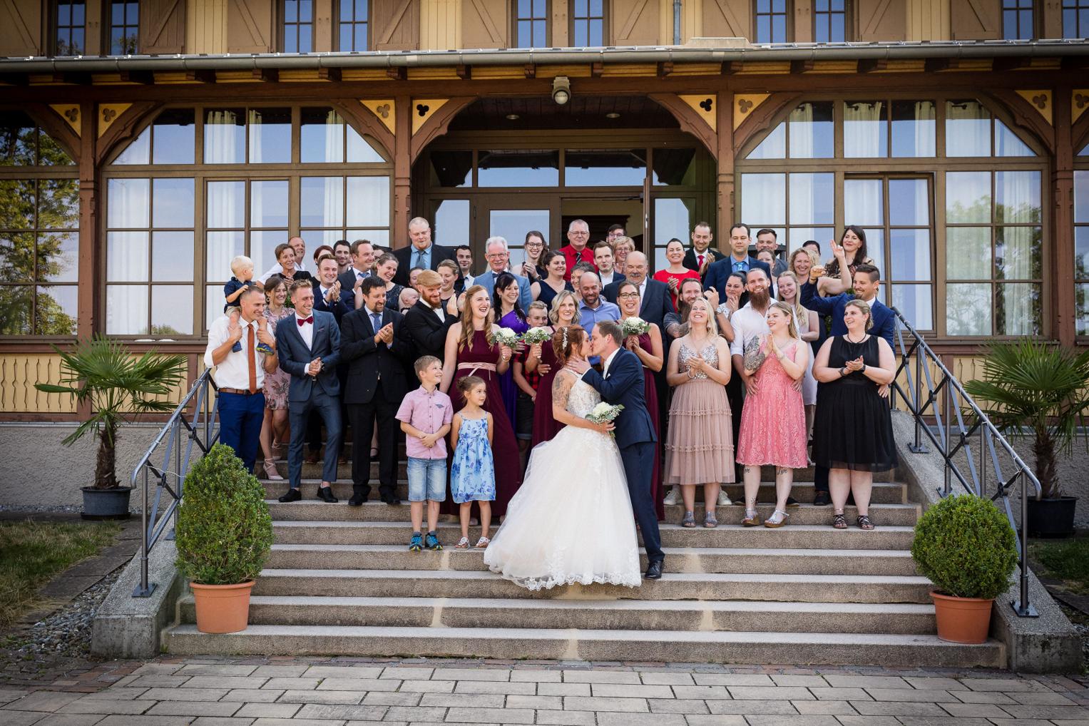 Tischgesellschaft beim Dinner im Württemberg Palais auf dem Albgut Münsingen